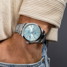 Load image into Gallery viewer, Engineer III Marvelight Chronometer Day Date