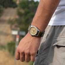 Load image into Gallery viewer, Swiss Field Watches F20082/1