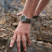 Load image into Gallery viewer, Swiss Field Watches F20082/2