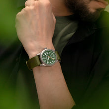 Load image into Gallery viewer, Swiss Field Watches F20082/2